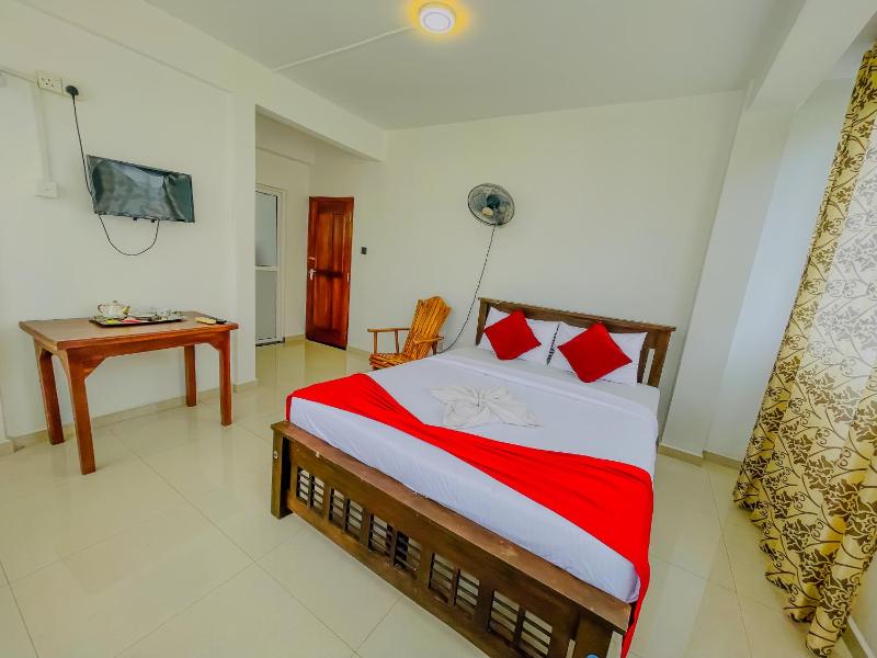 Grand View Hotel Kandy - image 2