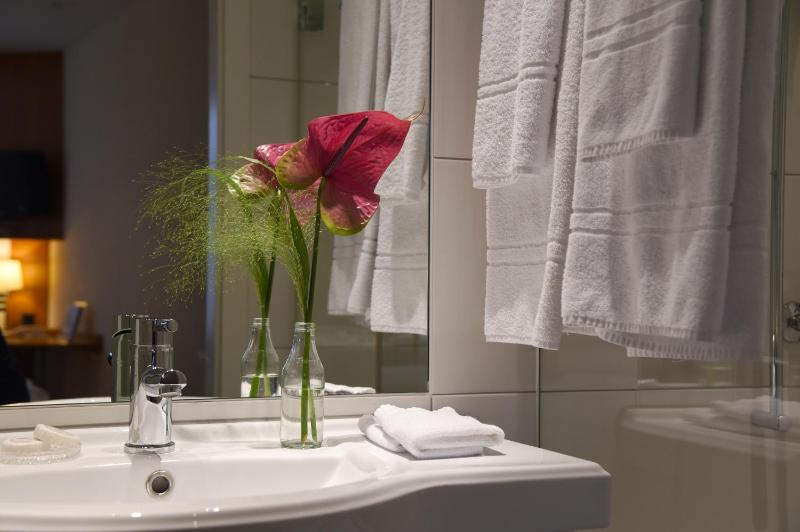 Double or Twin Room image 2
