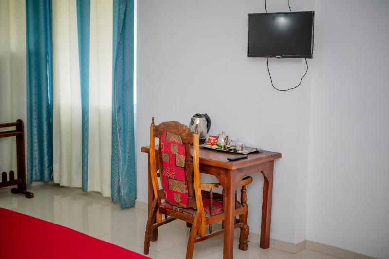 Grand View Hotel Kandy - image 8