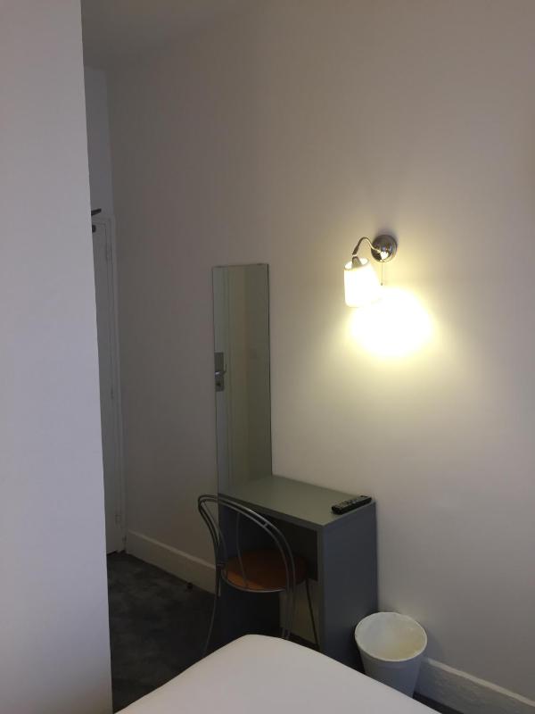 Standard Single Room image 4