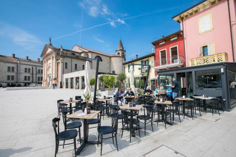 Casa dei Quadri - Lake View Apartment with Balcony - Happy Rentals - image 17