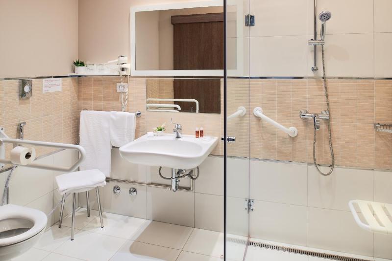 Double or Twin Room with Disability Access image 2