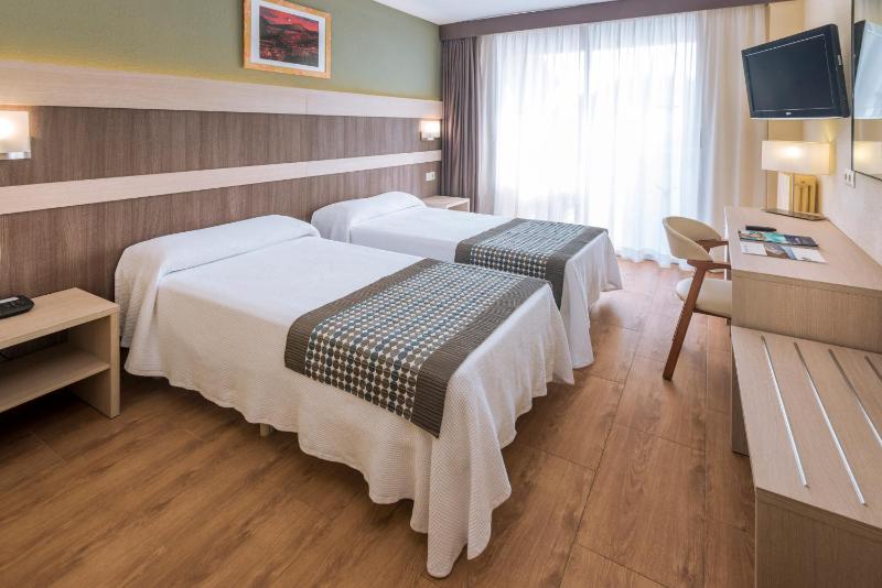 Standard Double Room (2 Adults) image 1