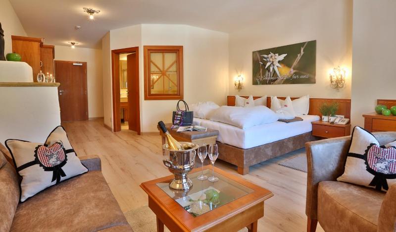 Two-Bedroom Suite - Non-Smoking image 3