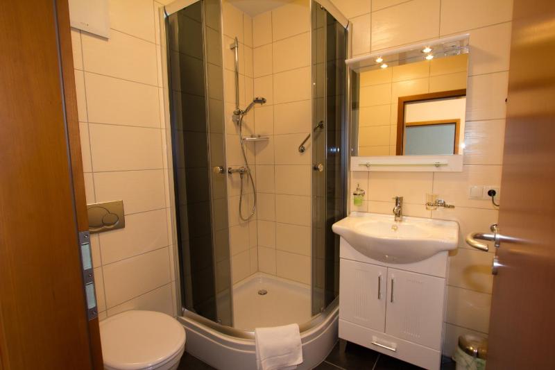 Single Room image 3