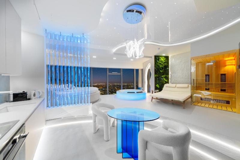 Apartamenty z Jacuzzi w Sky Tower - image 13