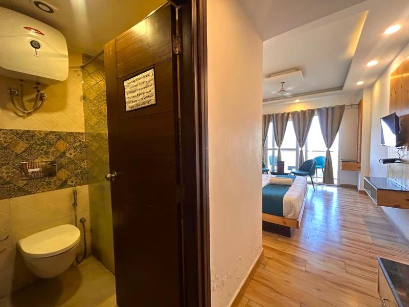 Rock Pine View Cottage & Cafe Mussoorie - blissful view from rooms - image 6