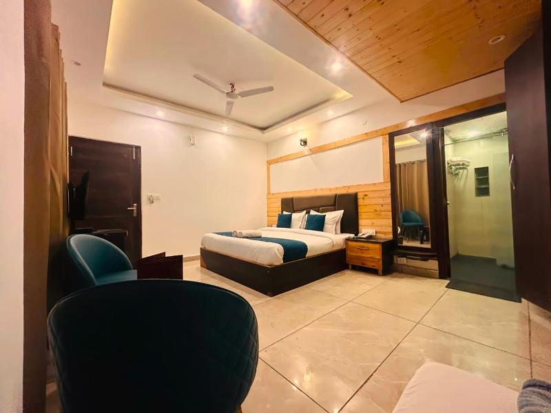 Rock Pine View Cottage & Cafe Mussoorie - blissful view from rooms - image 32