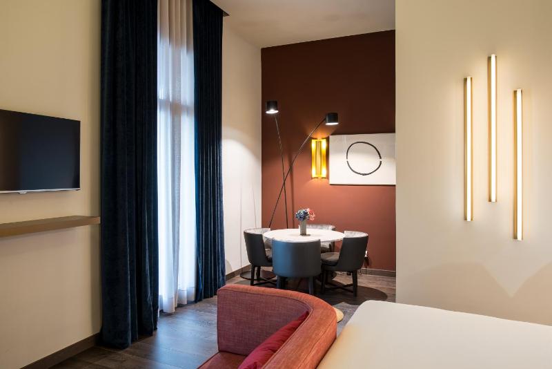 Deluxe Double Room with Terrace image 4