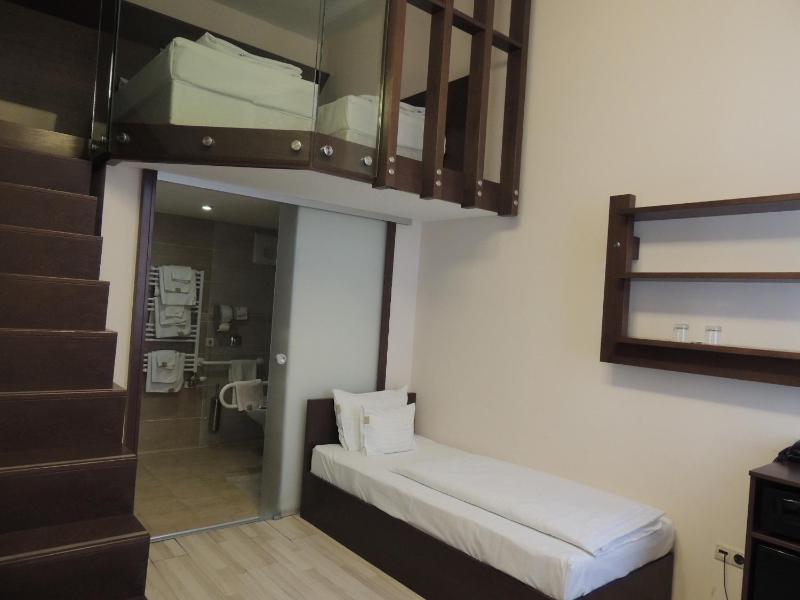 Triple Room - Disability Access image 3