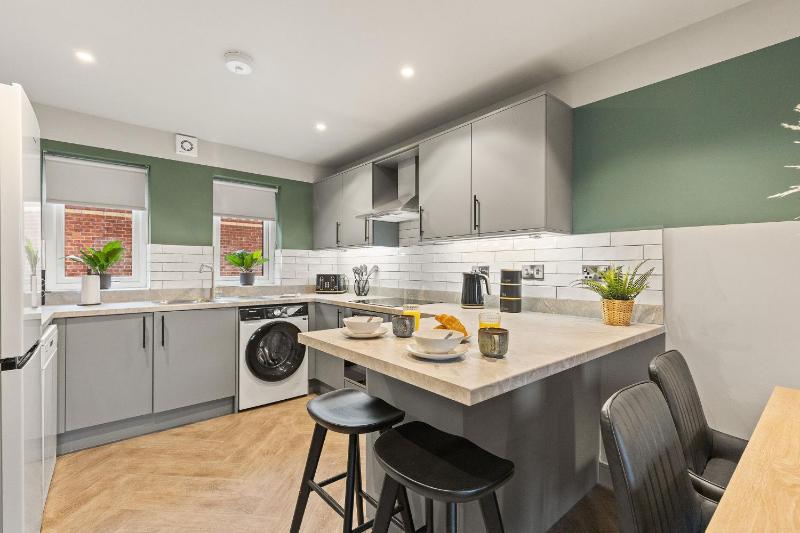 Victoria Court • Stay Angels - image 16
