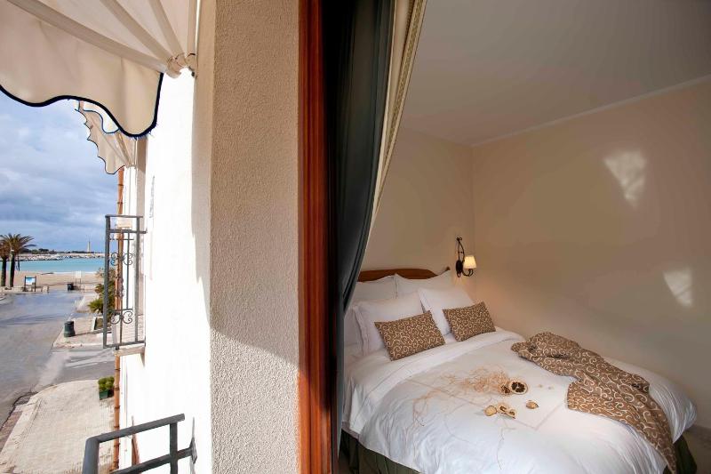 Comfort Double Room image 4