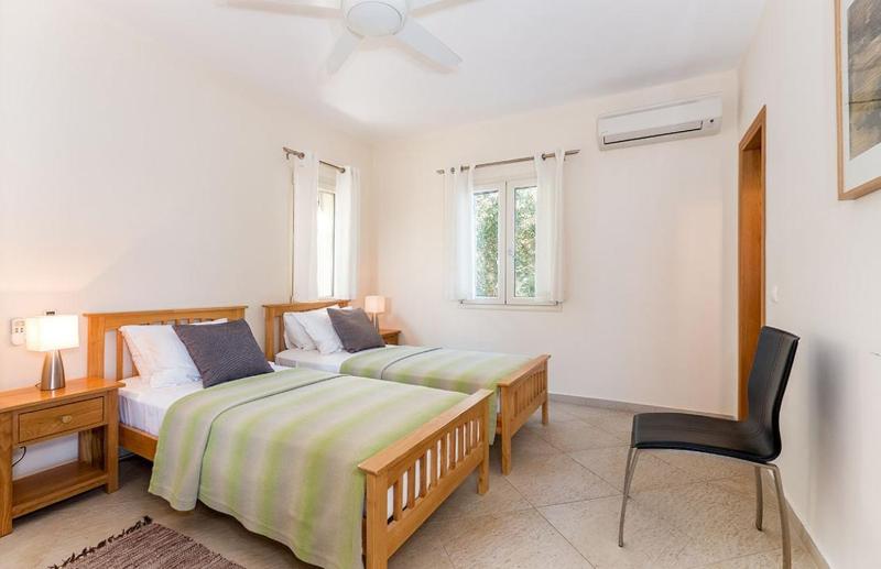 Omolos House - image 11