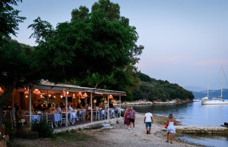 Omolos House - image 24