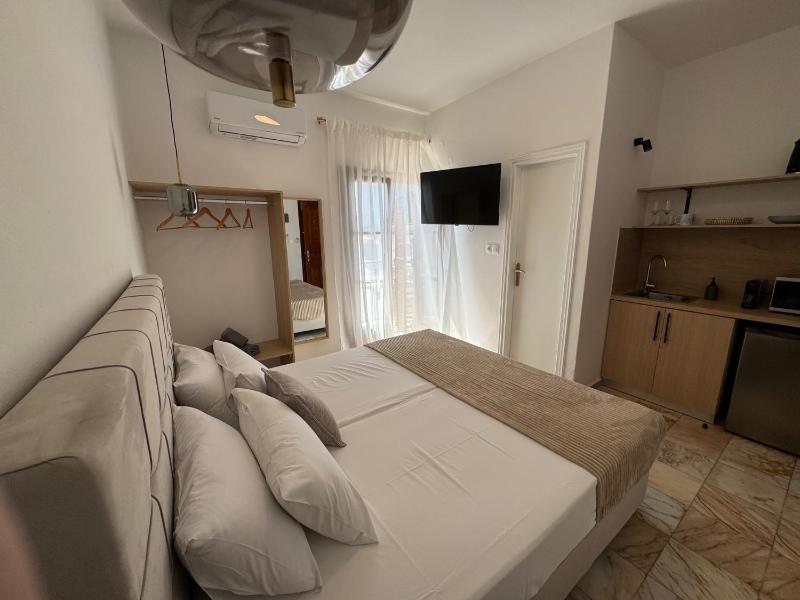 Stefanis House - image 50