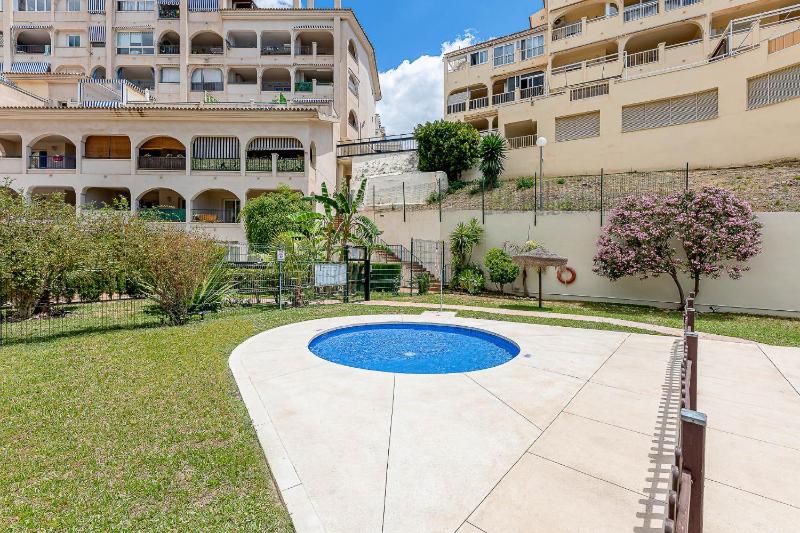 797 HOLIDAY RENTALS-Acogedor piso para 5 en Torrequebrada - image 12