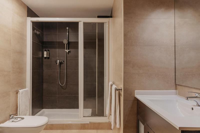Barcelona Apartment Gran de Gràcia - image 5