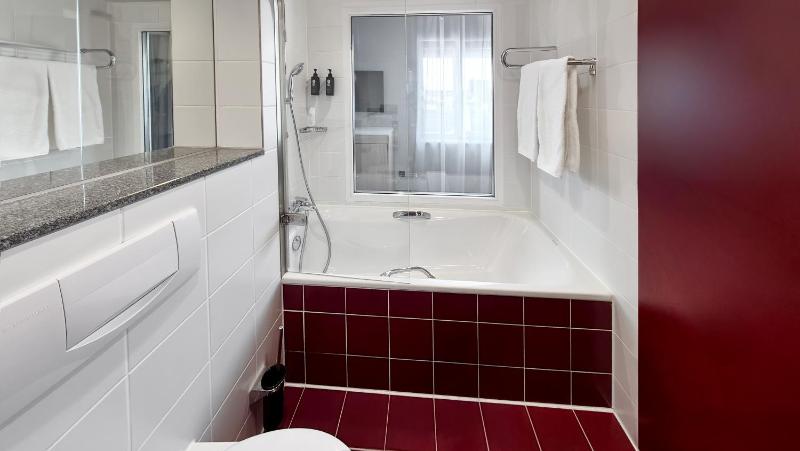 Ramada by Wyndham Essen - image 35
