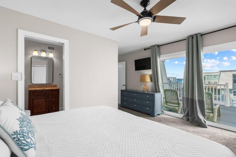 Boardwalk Unit A18 - image 15
