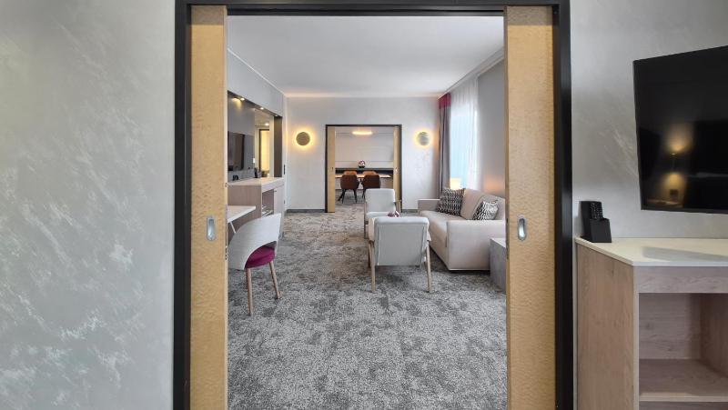 Ramada by Wyndham Essen - image 32