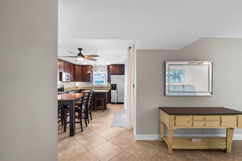 Boardwalk Unit A18 - image 28