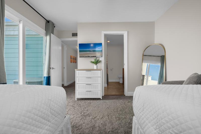 Boardwalk Unit A18 - image 26