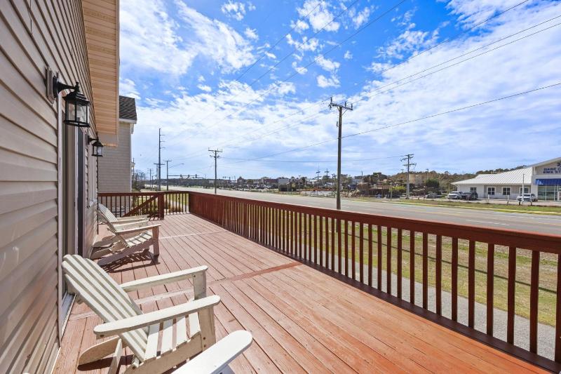 5085 - Knapp's at the Beach - image 33
