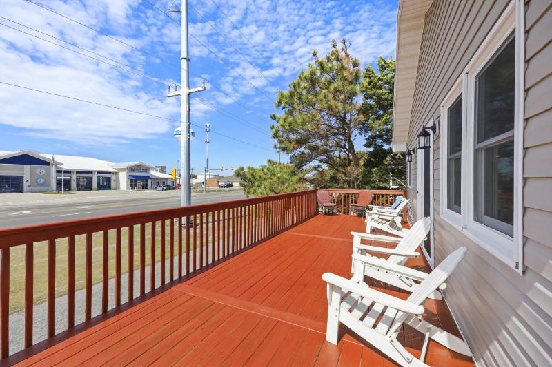 5085 - Knapp's at the Beach - image 36