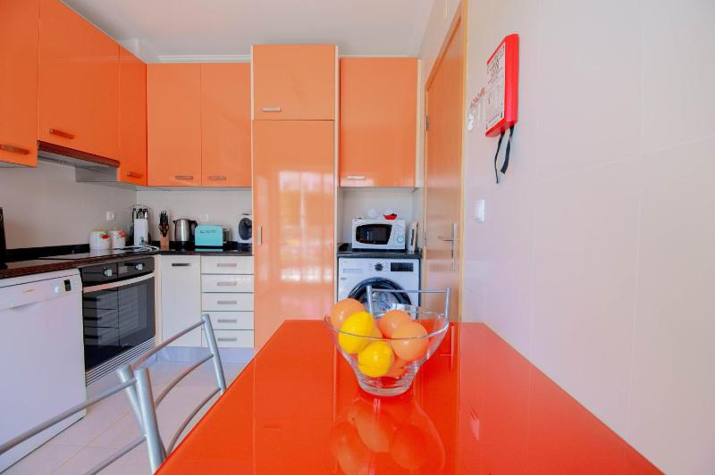 Lily - Fabulous 1-bed apt with roof terrace - image 3