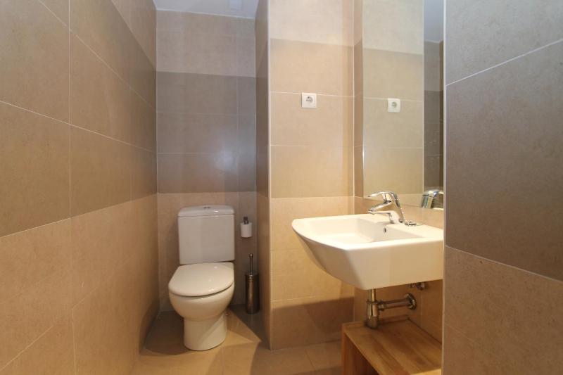 Superior One-Bedroom Apartment image 2