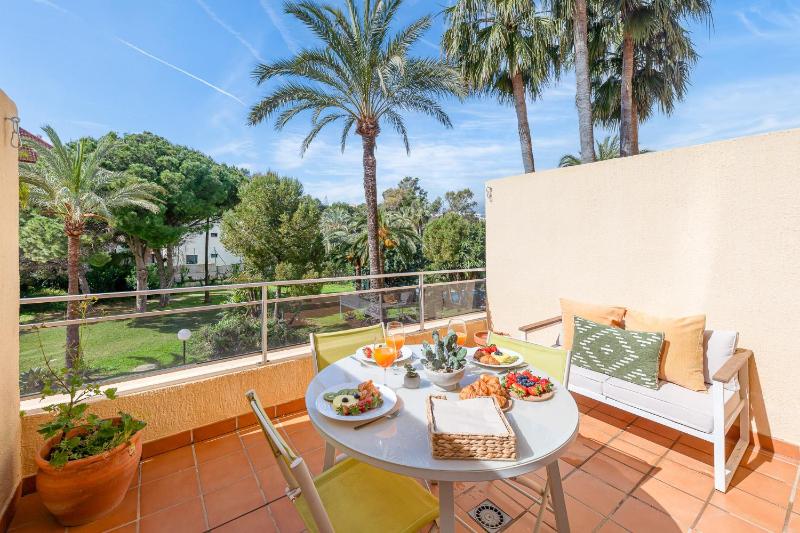797 HOLIDAY RENTALS - Acogedor estudio con vistas al jardin - image 1