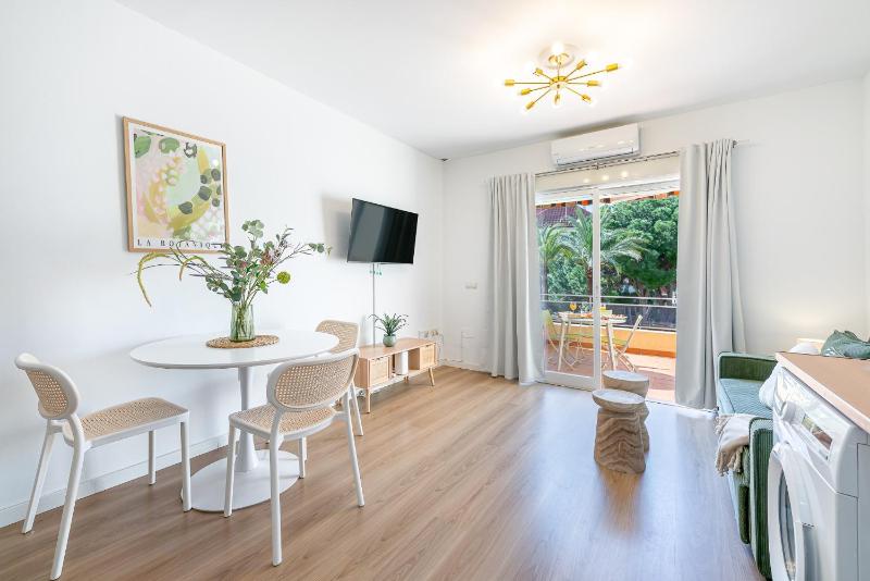 797 HOLIDAY RENTALS - Acogedor estudio con vistas al jardin - image 21