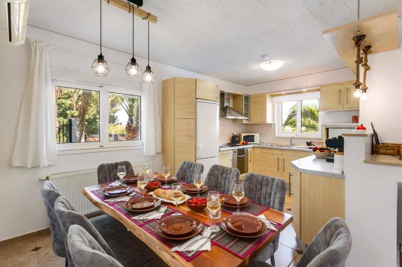 Villa Omega by Villa Plus - image 5