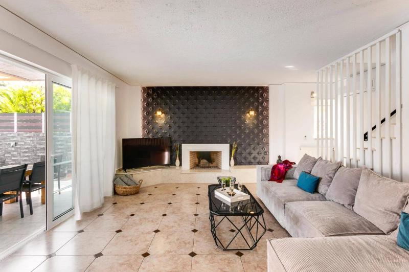 Villa Omega by Villa Plus - image 18