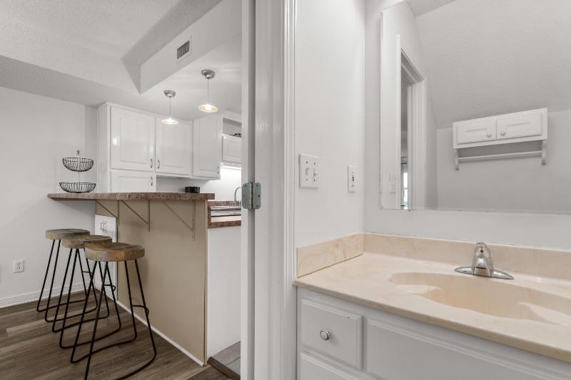 Boardwalk Unit E4 - image 15