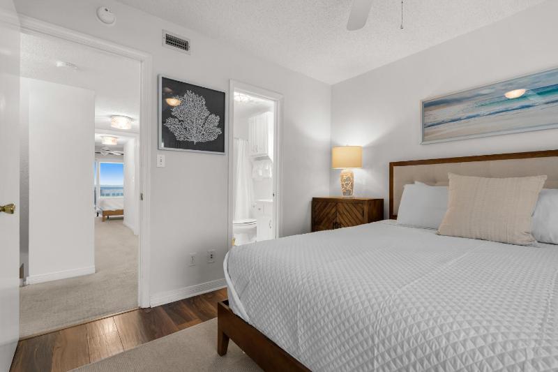 Boardwalk Unit E4 - image 36