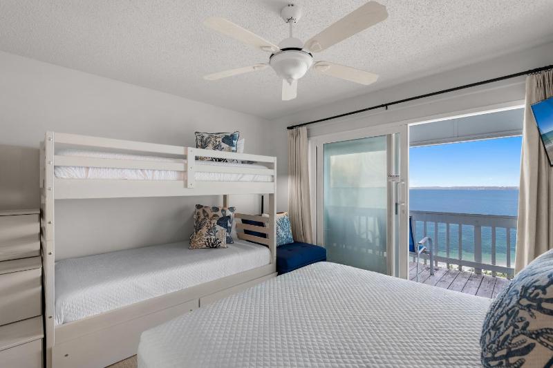 Boardwalk Unit E4 - image 19
