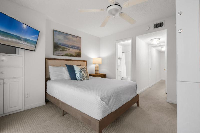 Boardwalk Unit E4 - image 5