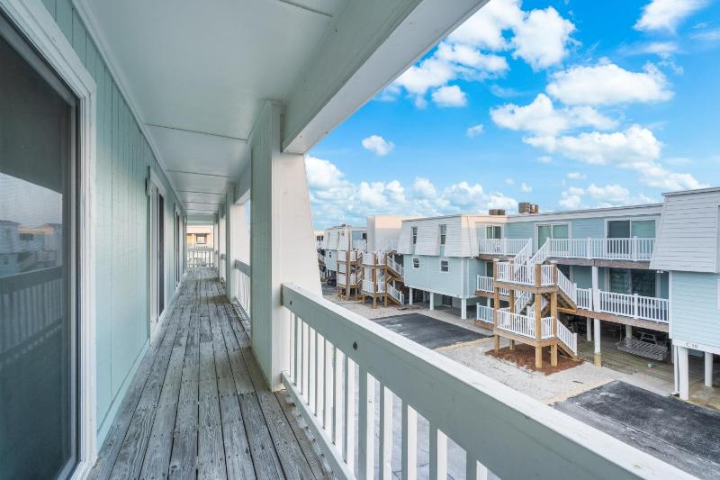 Boardwalk Unit E4 - image 21