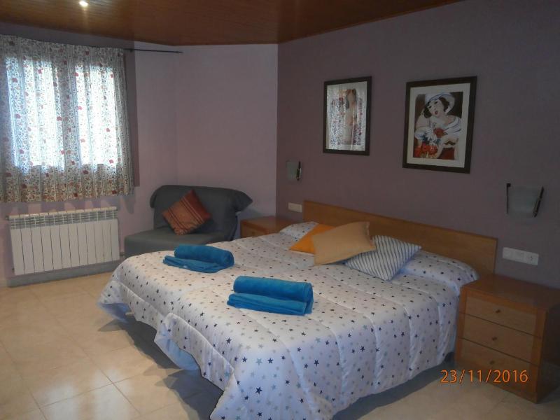 Twin Room image 3