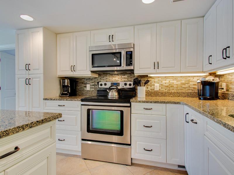 1105 Villamare. - image 4