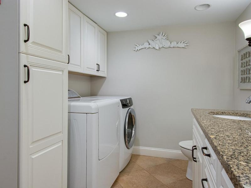 1105 Villamare. - image 10