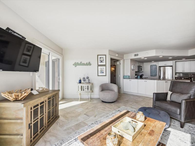 1206 Villamare. - image 34