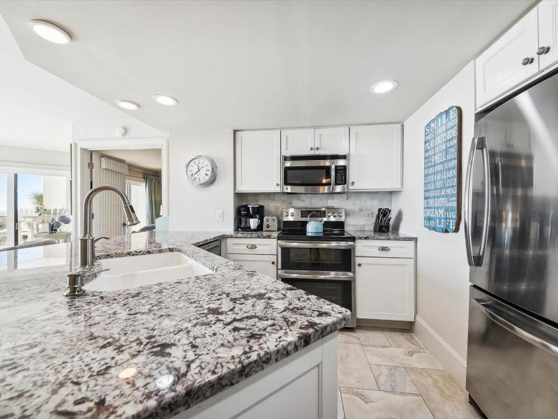 1206 Villamare. - image 42