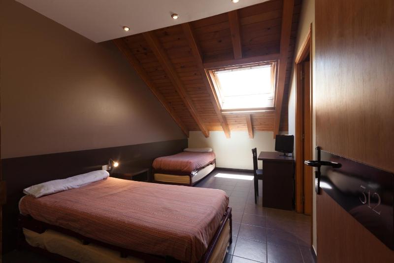 Double or Triple Room image 2