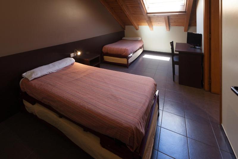 Double or Triple Room image 3