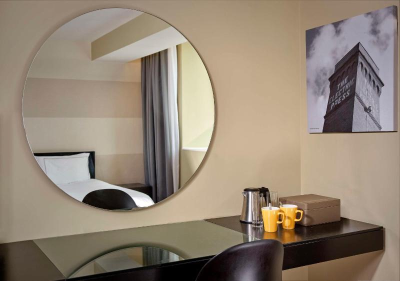 Park Plaza Leeds - image 43