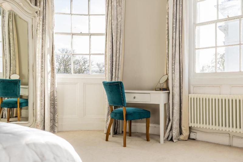 Queens Circus - Cheltenham Accommodation - image 20