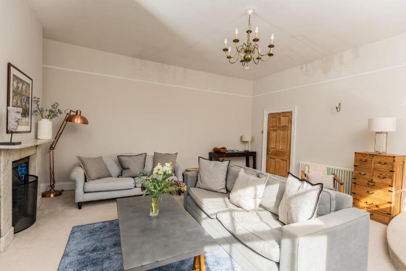 Queens Circus - Cheltenham Accommodation - image 18