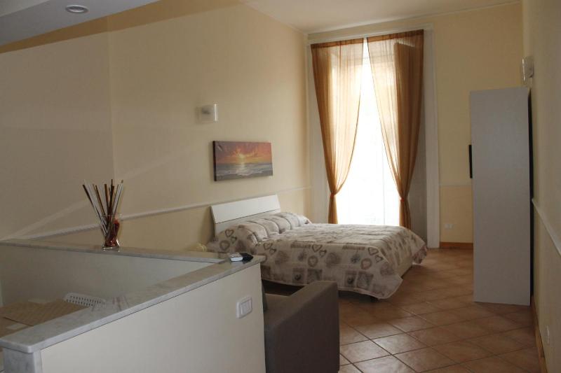 B&B La Torretta Chiaia - image 10